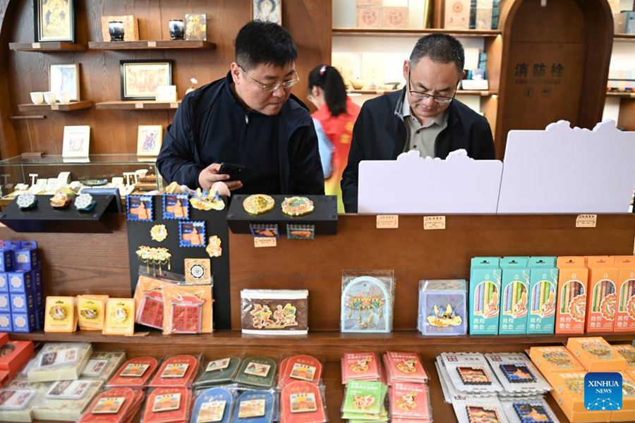 Dunhuang trasforma edifici dismessi in nuovi punti di riferimento culturali