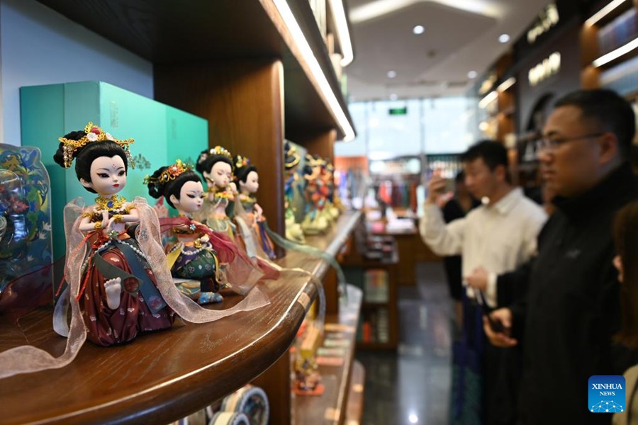 Dunhuang trasforma edifici dismessi in nuovi punti di riferimento culturali