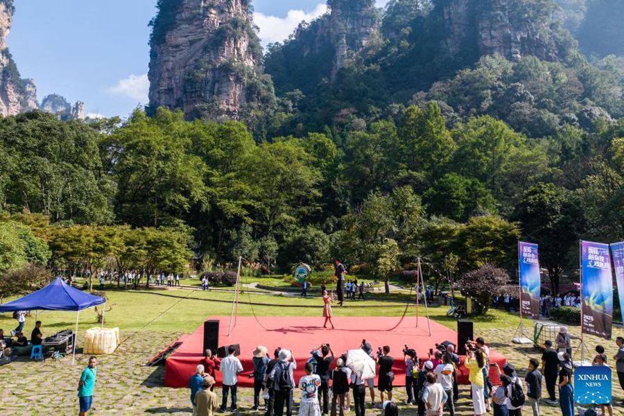 Prende il via il Zhangjiajie International New Acrobatic Theater Festival