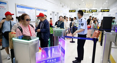 Cina, 178 milioni attraversamenti frontiera nel terzo trimestre dell'anno