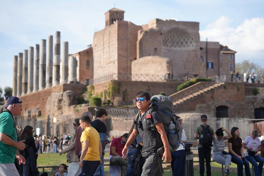 Da Xi'an a Roma a piedi, il viaggio di un uomo lungo la Via della Seta moderna