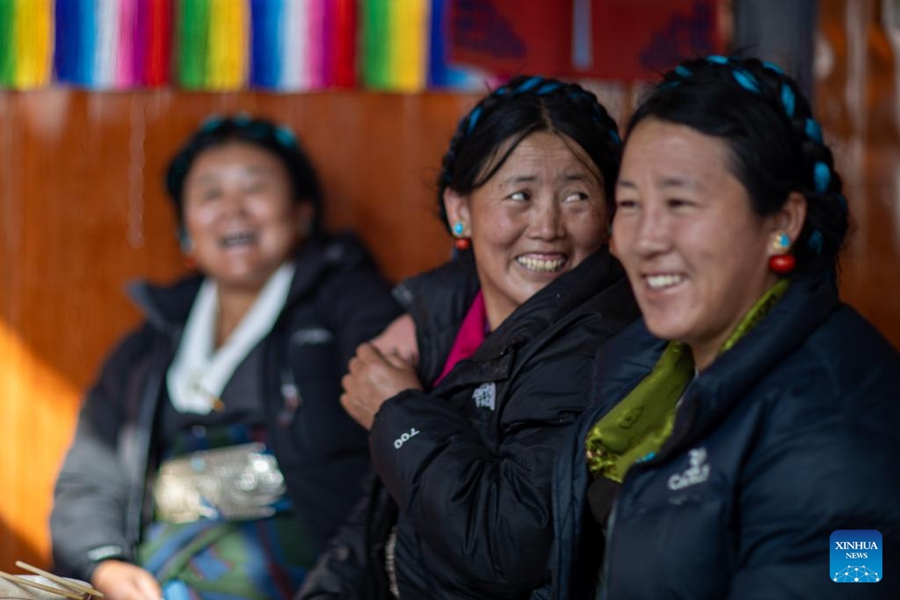 La vita riprende nel villaggio colpito dal terremoto nello Xizang, Cina