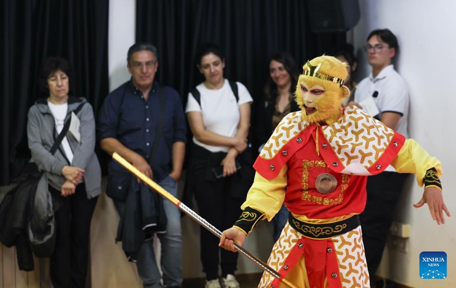 Attività di esperienza culturale tradizionale cinese tenutasi a Roma