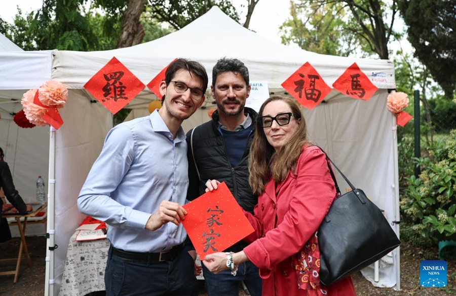 Attività di esperienza culturale tradizionale cinese tenutasi a Roma