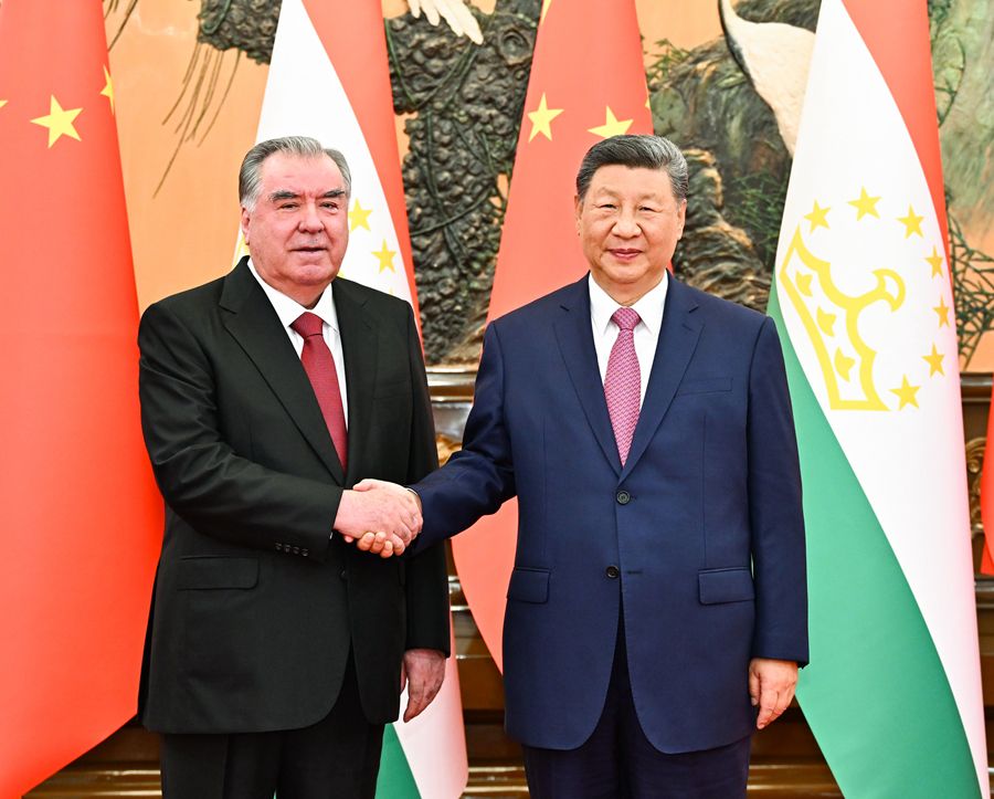 Xi Jinping incontra il Presidente tagico Emomali Rahmon