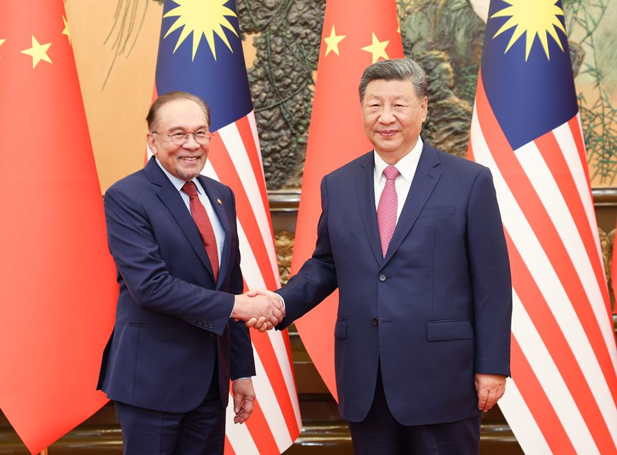 Xi Jinping incontra il Primo Ministro della Malesia Anwar Ibrahim