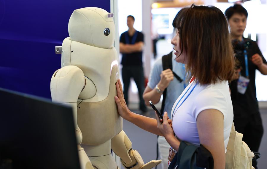 IFR: Cina leader nel mercato mondiale dei robot industriali con installazioni record