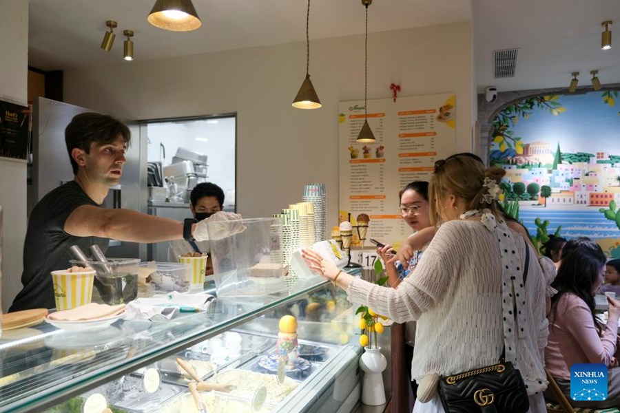 Gelatiere italiano insegue il suo sogno a Shanghai