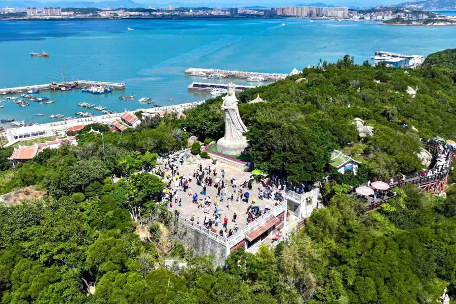 Statua di Mazu sull'isola di Meizhou a Putian. (Lin Chunsheng/Quotidiano del Popolo Online)