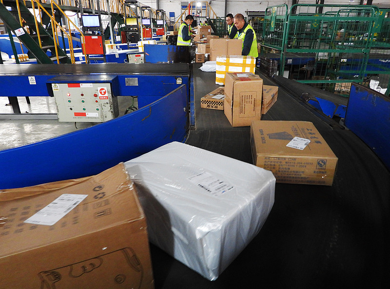 Cina, volume annuale consegne espresse supera i 180 miliardi di colli