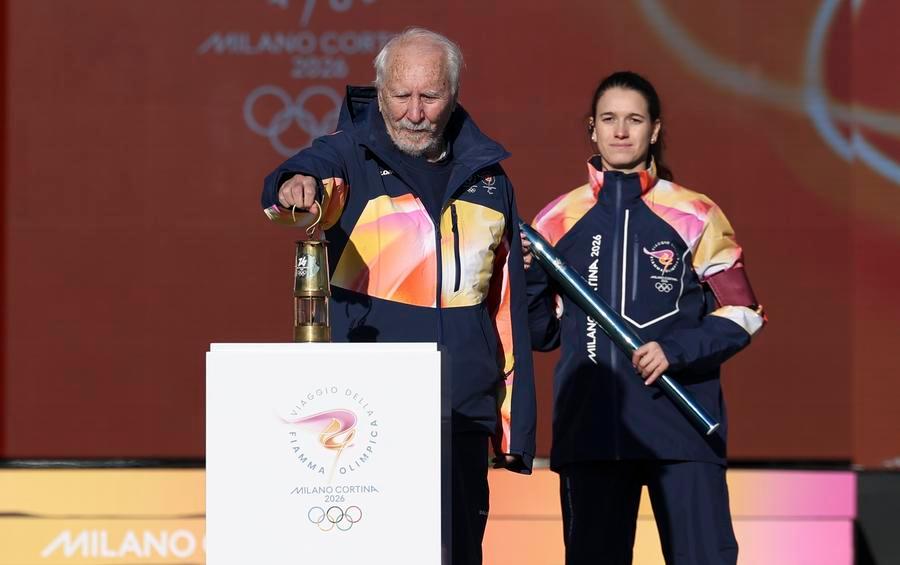 La staffetta della torcia per i Giochi Invernali Milano-Cortina 2026 parte da Roma