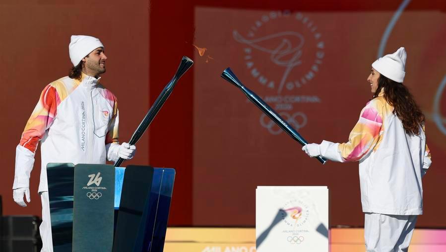 La staffetta della torcia per i Giochi Invernali Milano-Cortina 2026 parte da Roma
