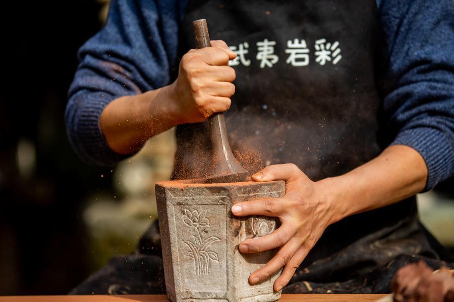 Elemento culturale unico di Wuyishan: l'arte dei pigmenti rocciosi di Wuyi