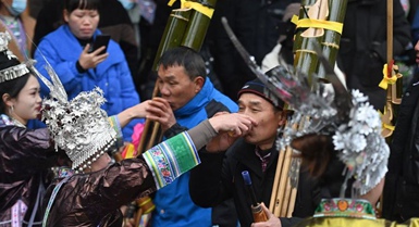 Popolazione di etnia Miao celebra il Capodanno tradizionale nel Guangxi