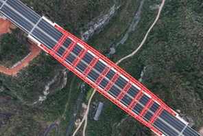 Il grande ponte sul fiume Machang in Guizhou sta per aprire al traffico