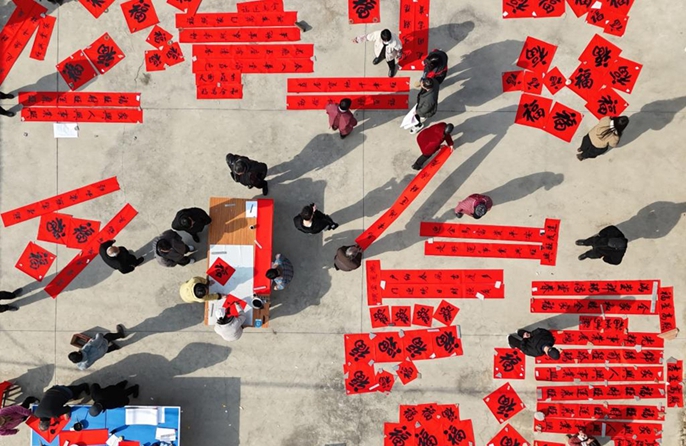 Preparativi per la Festa di Primavera in corso in tutta la Cina