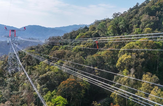 Il progetto di interconnessione elettrica a 500 kV tra Cina e Laos raggiunge la piena operatività