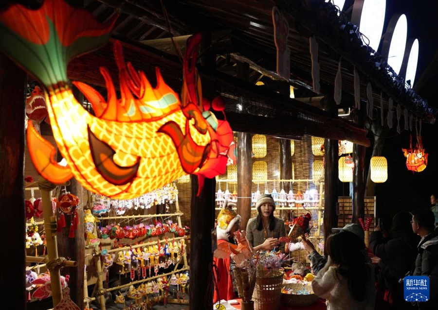 Inaugurato festival delle lanterne a Hangzhou