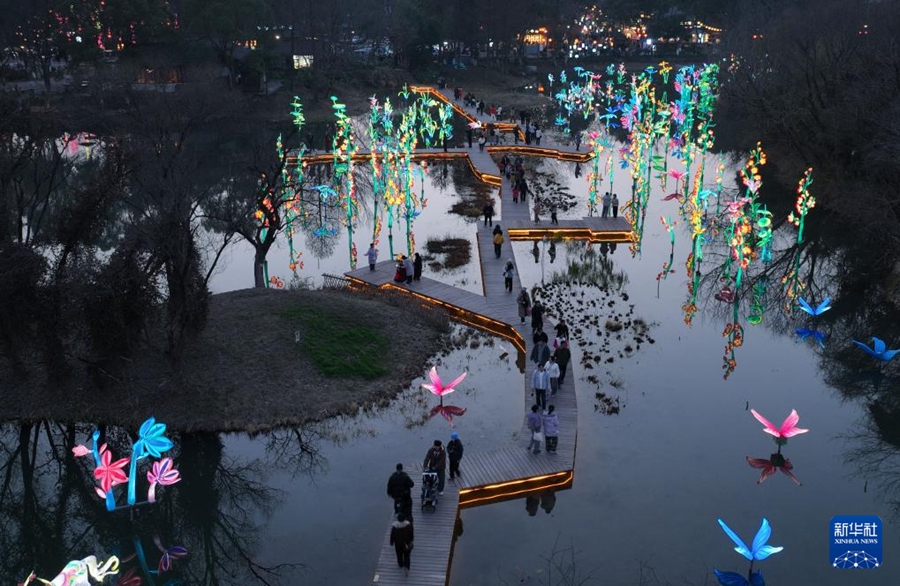 Inaugurato festival delle lanterne a Hangzhou