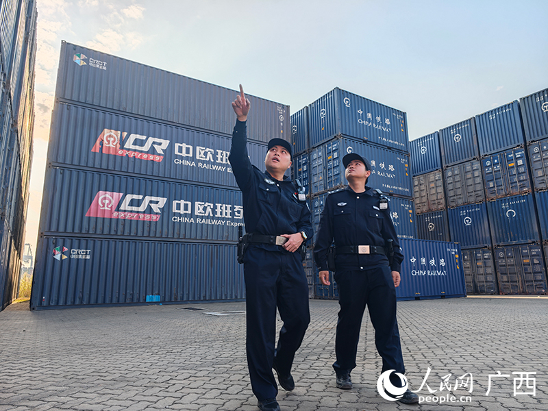 A guardia dell'atmosfera festiva 