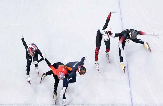 Il cinese Sun Long vince l'argento nei 1000 metri di short track maschile di pattinaggio a Milano-Cortina