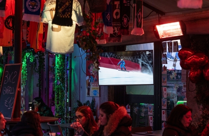 Intensa atmosfera delle "Olimpiadi Invernali in stile italiano"