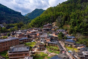 Il villaggio di Nakeli nello Yunnan diventa una popolare meta turistica invernale