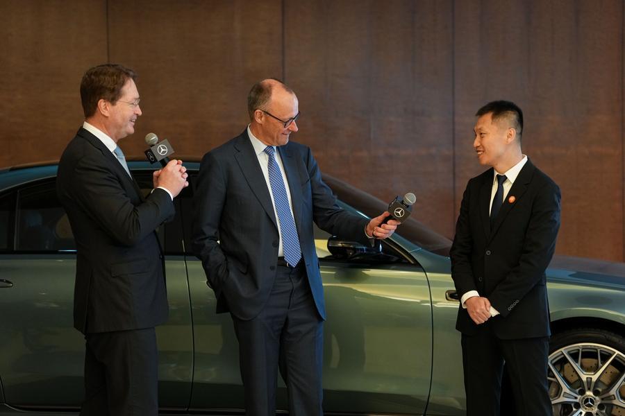 Cancelliere tedesco Merz promuove la cooperazione durante le visite aziendali in Cina