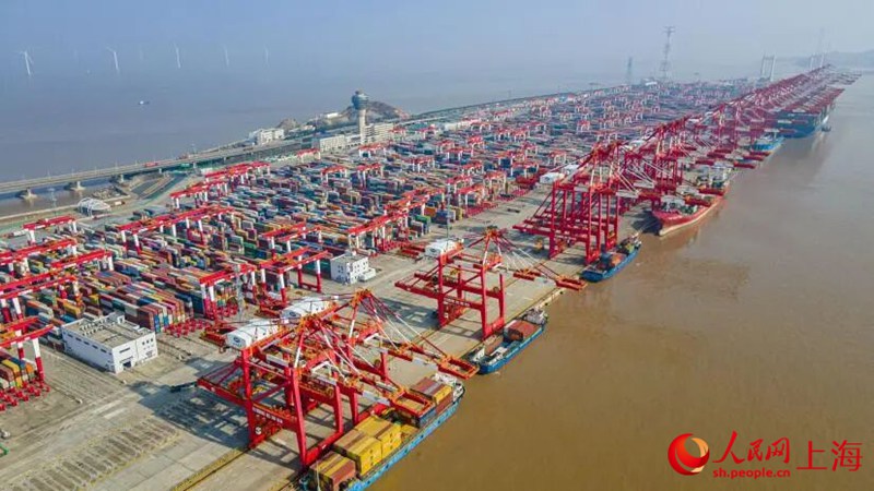 1. Terminal del porto di Yangshan. (Wang Chu/Quotidiano del Popolo Online)