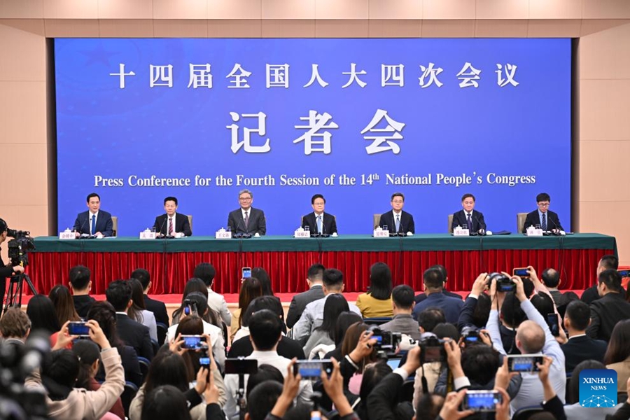 Cina, previsto incremento del PIL superiore ai 6000 miliardi di yuan nel 2026