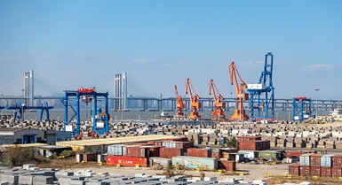 Gli scambi commerciali della Cina con le altre economie dell'APEC supereranno i 125 trilioni di yuan tra 2021 e 2025