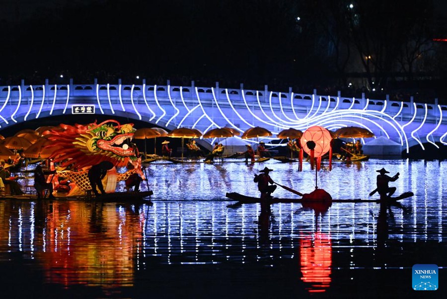 Spettacolo folkloristico di Yangshuo illumina la notte di Beijing