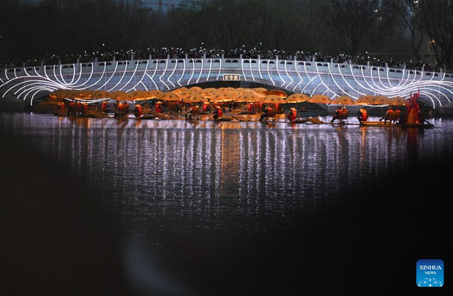 Spettacolo folkloristico di Yangshuo illumina la notte di Beijing