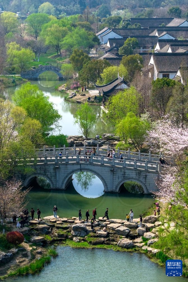 Primavera nel pieno del suo splendore in tutto il Paese