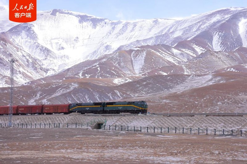 Oltre 100 milioni di tonnellate di carico in entrata e in uscita dallo Xizang tramite la Ferrovia Qinghai-Xizang