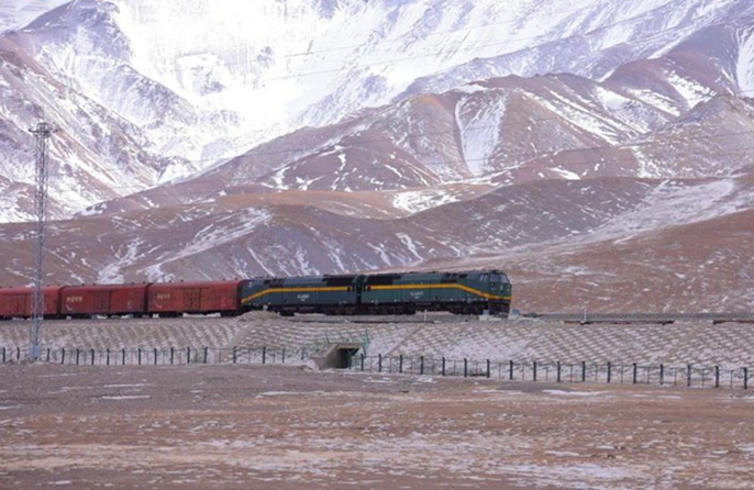 Oltre 100 milioni di tonnellate di carico in entrata e in uscita dallo Xizang tramite la Ferrovia Qinghai-Xizang