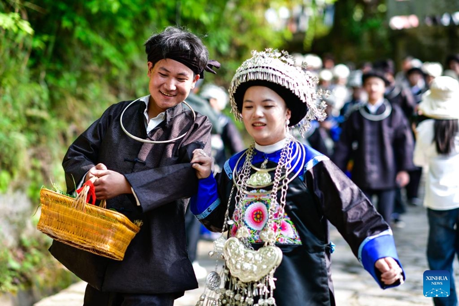 Celebrata la Festa di Sanyuesan in Guizhou