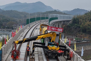 Zhejiang, dispositivo di saldatura intelligente fa il suo debutto