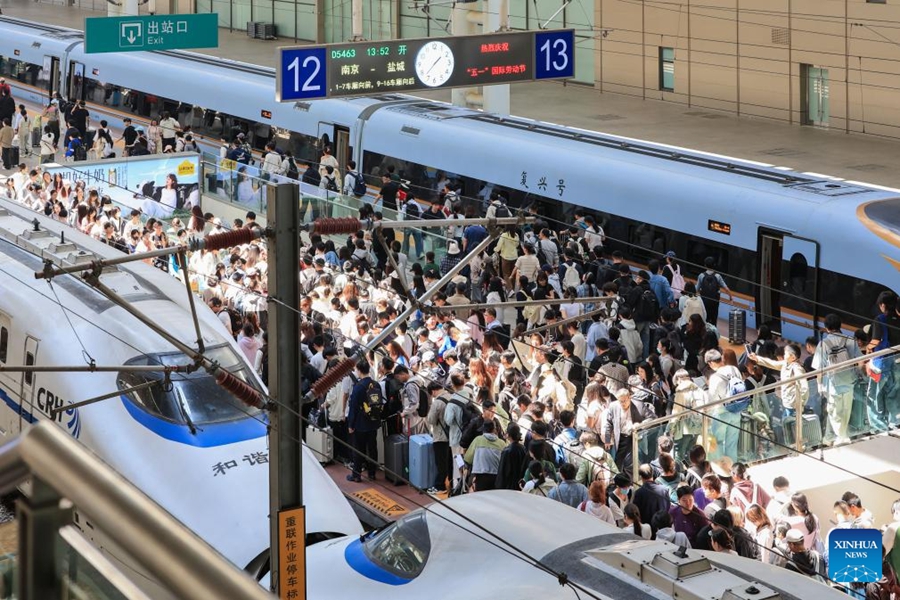 La Cina registra un numero record di viaggi interregionali durante le festività del Primo Maggio