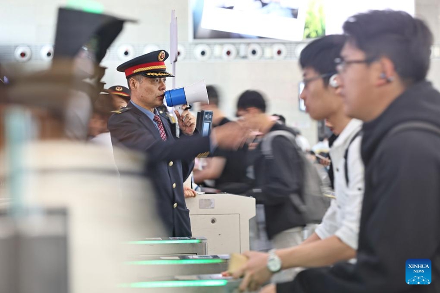 La Cina registra un numero record di viaggi interregionali durante le festività del Primo Maggio