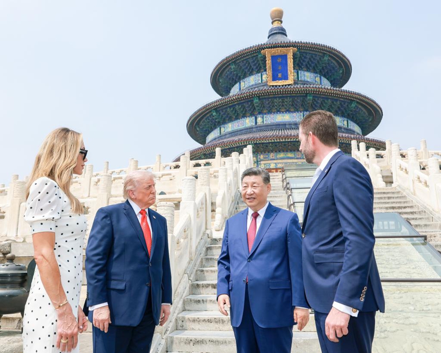 Xi Jinping e Donald Trump visitano il Tempio del Cielo