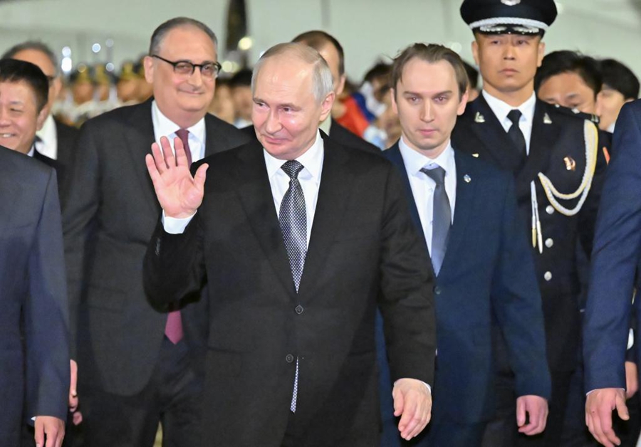 Putin arriva a Beijing in visita di Stato
