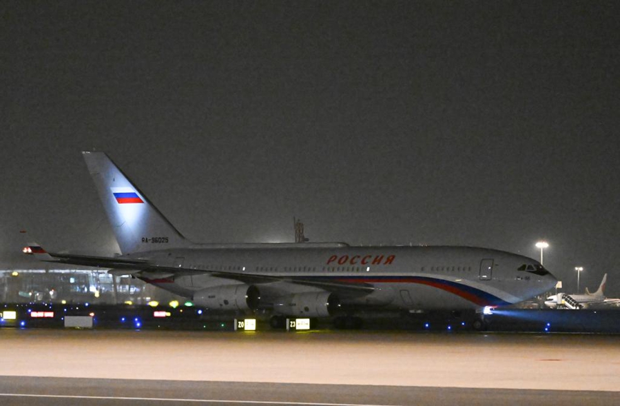 Putin arriva a Beijing in visita di Stato