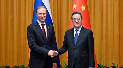 Ding Xuexiang incontra il primo vicepremier russo Manturov