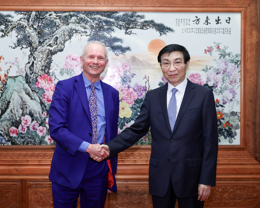 Wang Huning riceve la delegazione multipartitica del Regno Unito