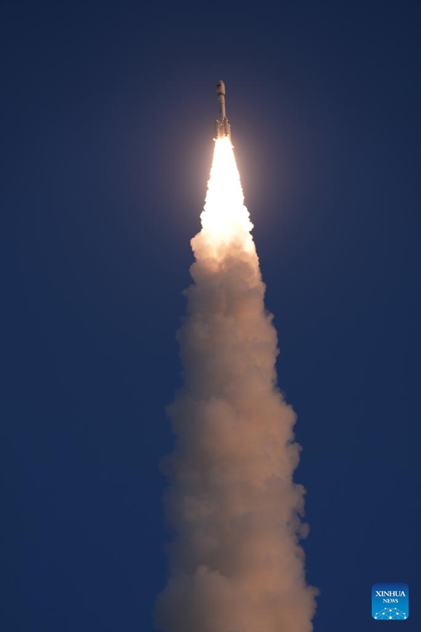 La Cina lancia un nuovo gruppo di satelliti per una costellazione commerciale
