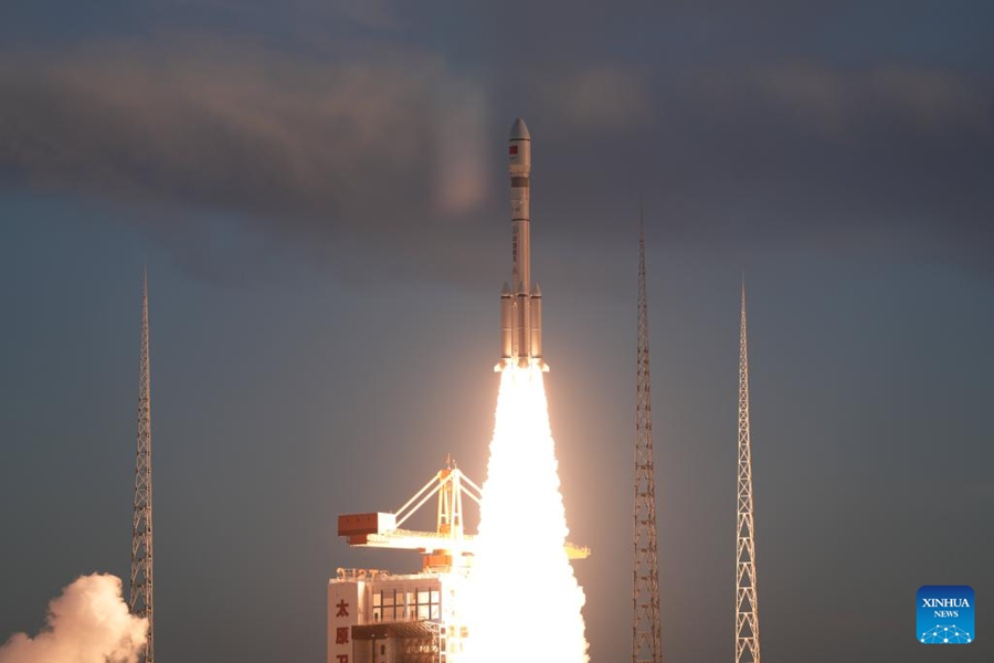 La Cina lancia un nuovo gruppo di satelliti per una costellazione commerciale