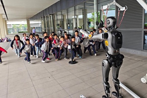Nuovi consumi all'insegna del divertimento nella Optic Valley di Wuhan