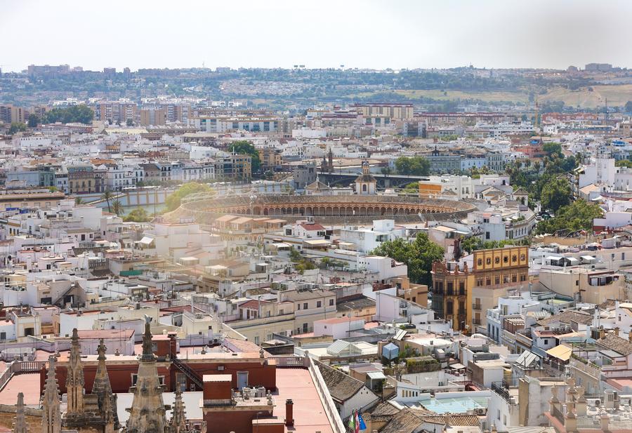Panoramica di Siviglia, Spagna. (30 giugno 2025 - Xinhua/Li Jing)