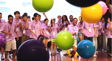 Studenti internazionali si riuniscono al campo dell'amicizia di Shanghai